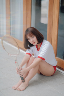 女人脱裤头