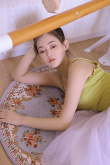 女生内裤有白色黏黏的是什么